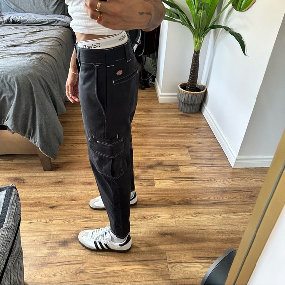 Dickies UO Exclusive Contrast Stitch Cutoff Cargo Pants - Picture 7 of 7